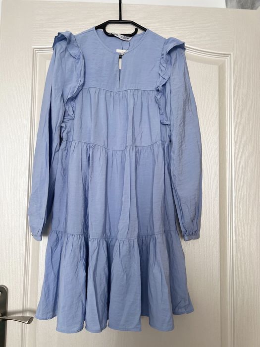 Vand rochita Zara XS dar merge si pt S!