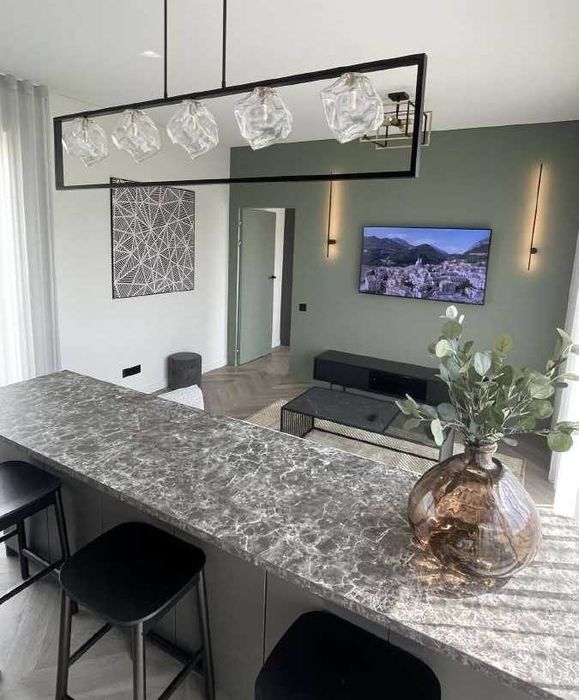 Дава се под наем Двустаен апартамент в Бургас, Славейков - 65 кв.м за 350 € - Снимка #1