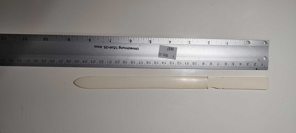 deschizător de scrisori din fildeș