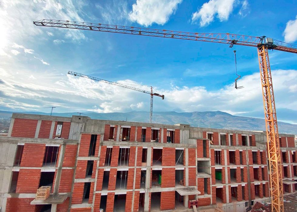 Изцяло Южен Тристаен Апартамент в Малинова Долина