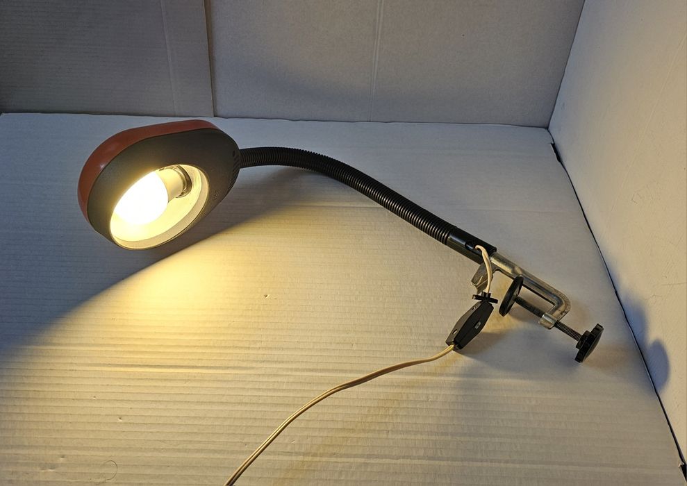 Lampă electrică de atelier/birou