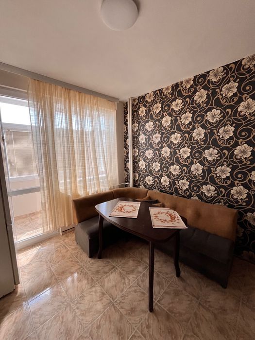 Дава се под наем Двустаен апартамент в Плевен, Идеален център - 69 кв.м за 420 € - Снимка #3