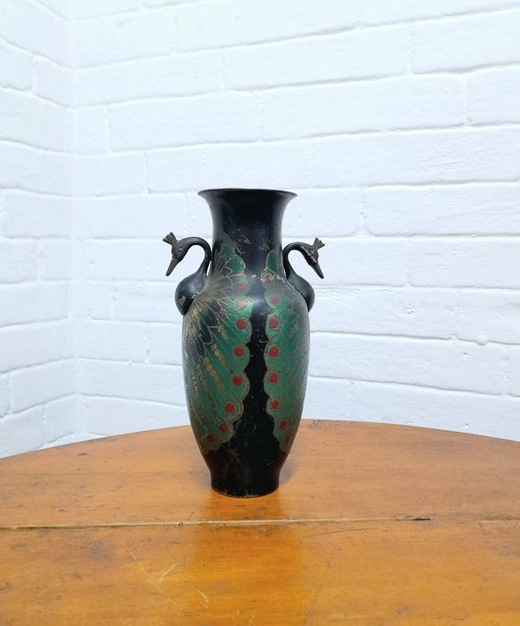 Вазы металлические