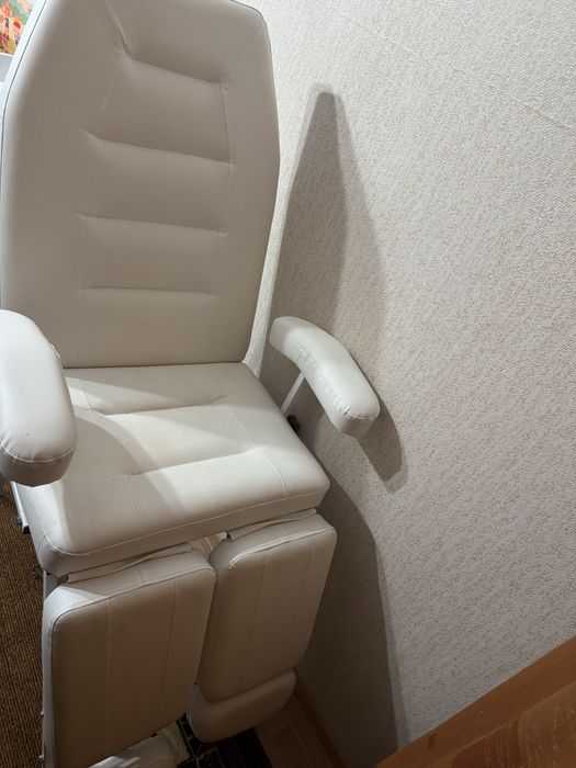 Продам косметологическую кушетку