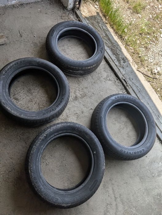 Set Anvelope Dacia Duster 3 III Vara Goodyear 215/60 R18 EfficientGrip