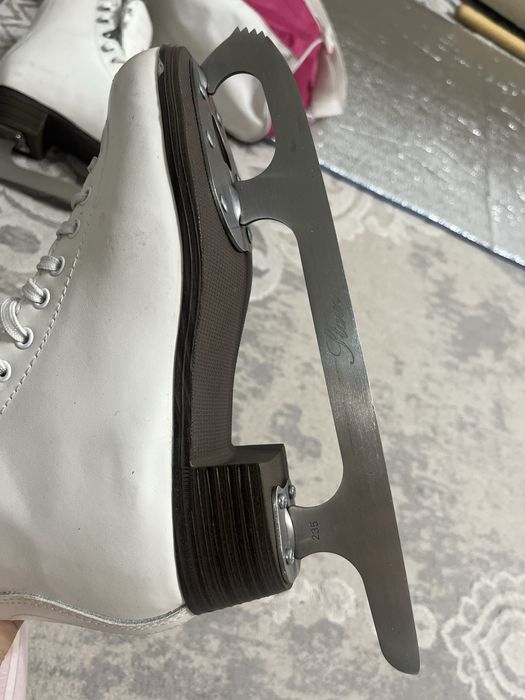 Коньки для фигурного катания