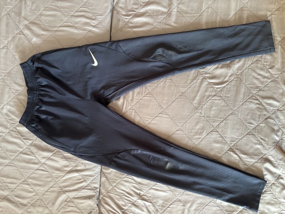 продам спортивные,футбольные вещи