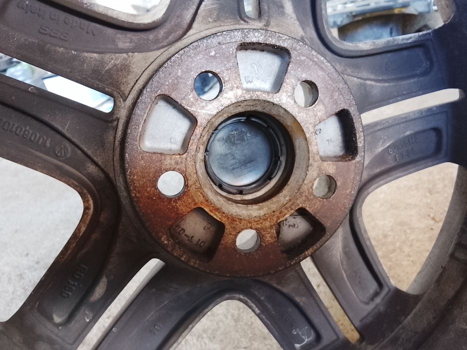 Гуми с джанти 5×100 за голф 4