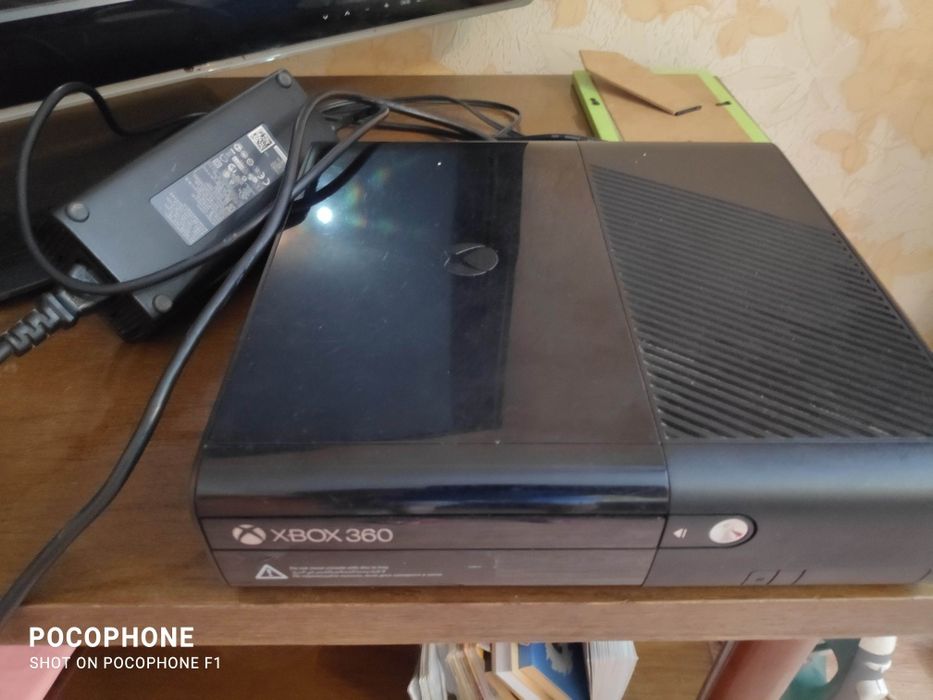 Xbox 360 продам.
