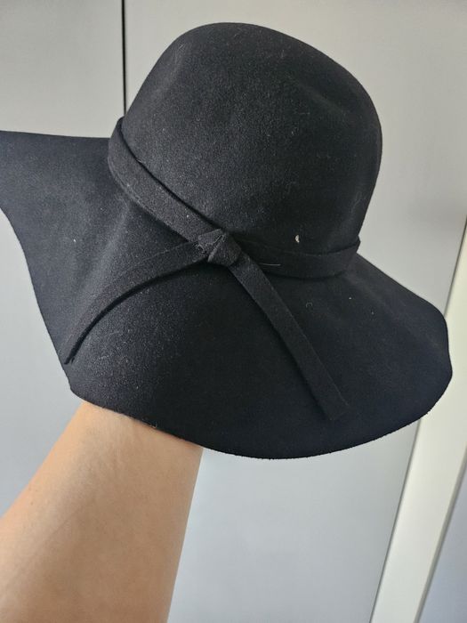 Кокетна дамска шапка