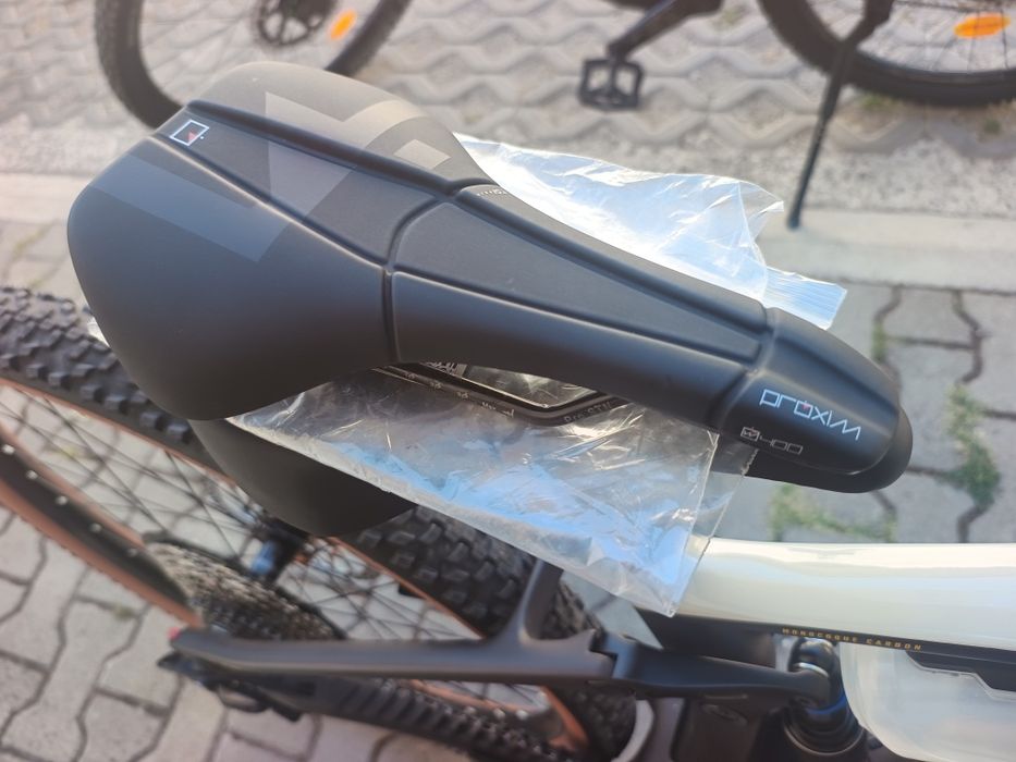 Нова седалка за велосипед  Prologo Proxim W400 Performance Pro