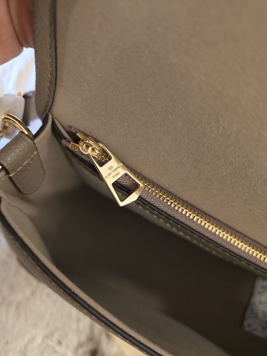 Налична чанта Louis Vuitton Diane