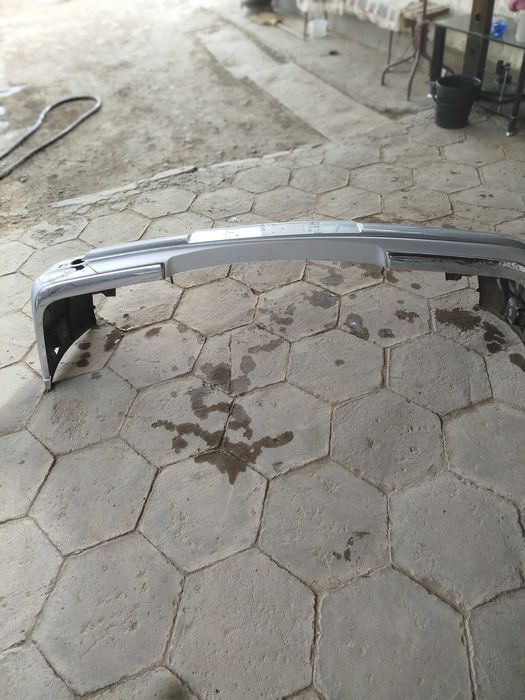 Бампер на Мерседес 210