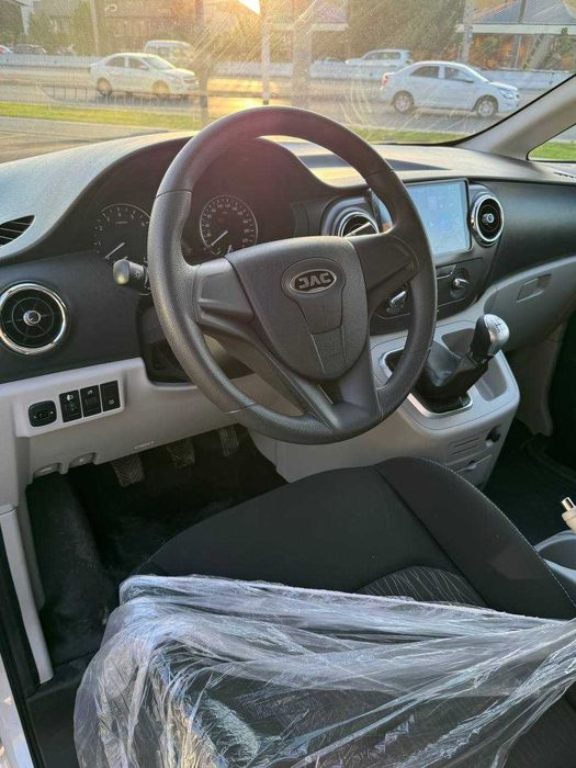 JAC M4  9-11 o'rindiqlik miniven avtomabilar sotuvda