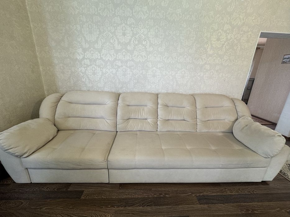 Продам диван для гостинной