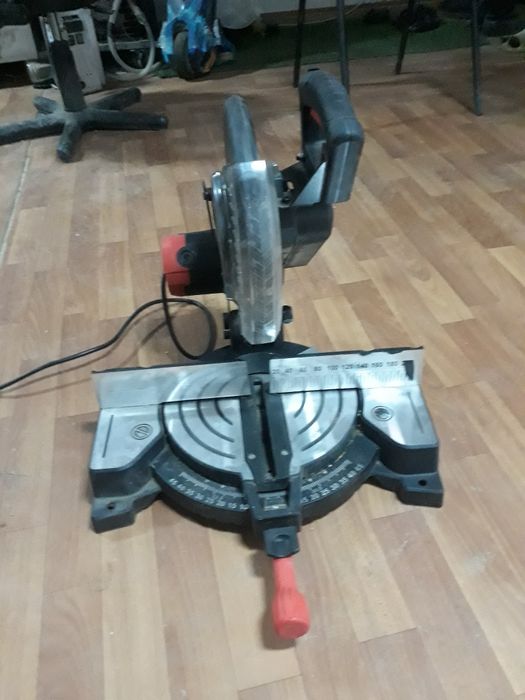 углорез по дереву