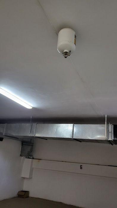 Подземный паркинг в центре города.