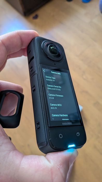 Insta360 X4 cu accesorii