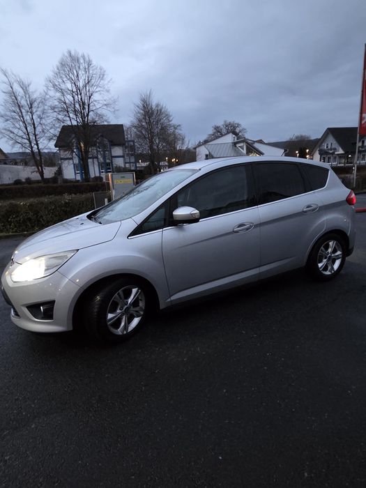 mașina merge foarte bine și ieste bine întreținută