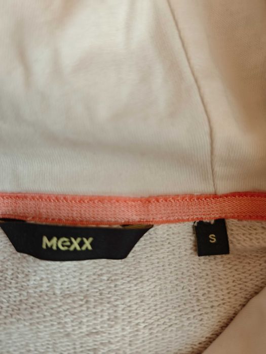 Бял екип на MEXX