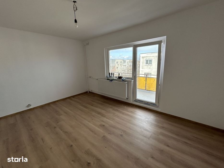 Vand apart.1 cam.situat in Micalaca,str.Vaslui,st. 50 mp,et.4/4,modern