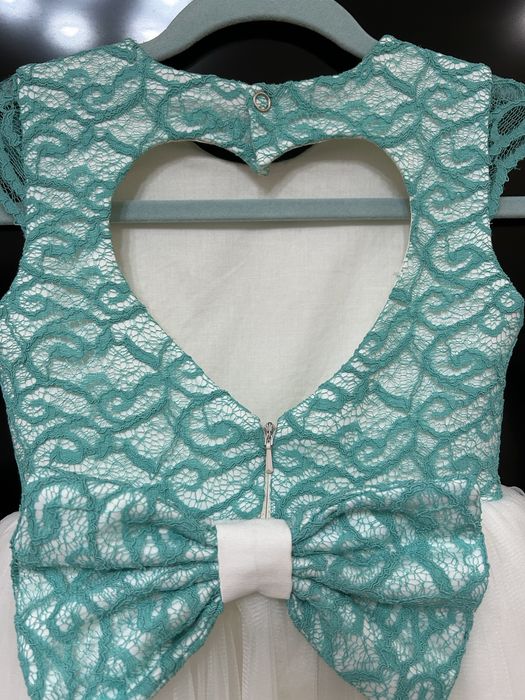 Продам платье на вырускной для девочки