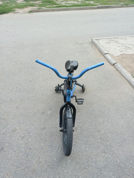 Велосипед детский продается за 8000