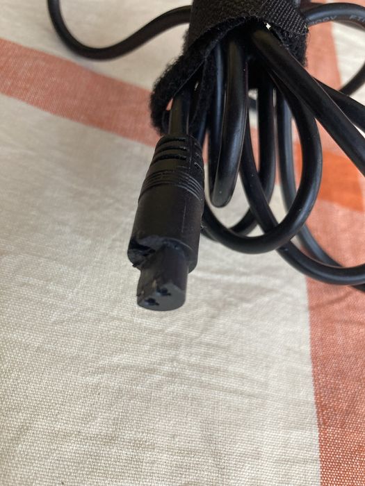 Alimemtator universal Notebook / adapter universal Laptop / transformator hama laptop