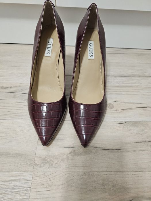 Pantofi stiletto Guess 37 Maro-coniac și Burgundia