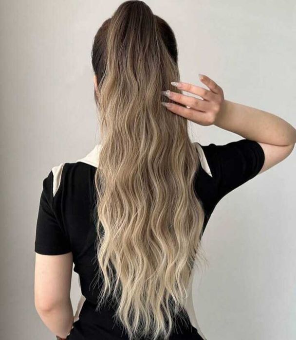 Нова кафява ,черна  и русоомбре опашка с щнола.Има бройки.