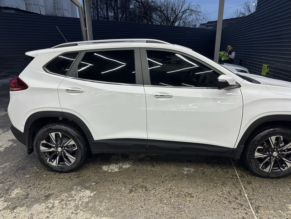 треккер 2 сотилади 2023