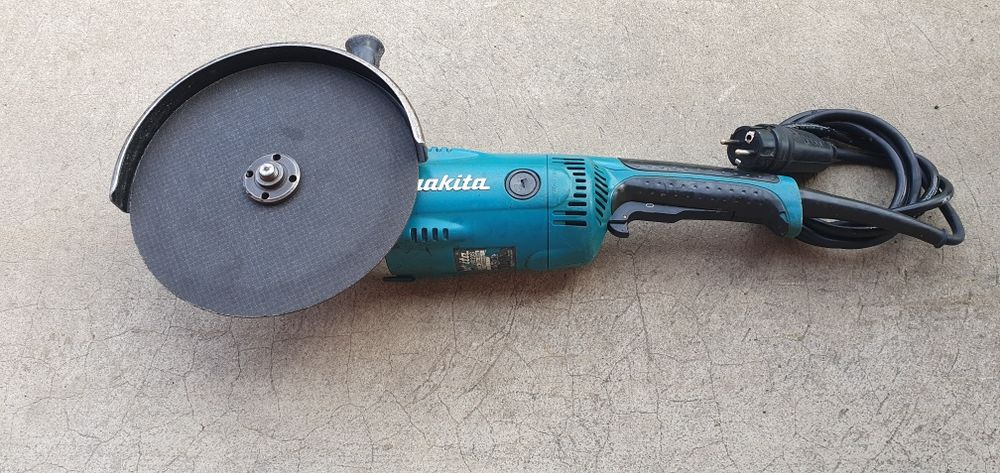 Flex makita 2200w. Model GA9020 S.