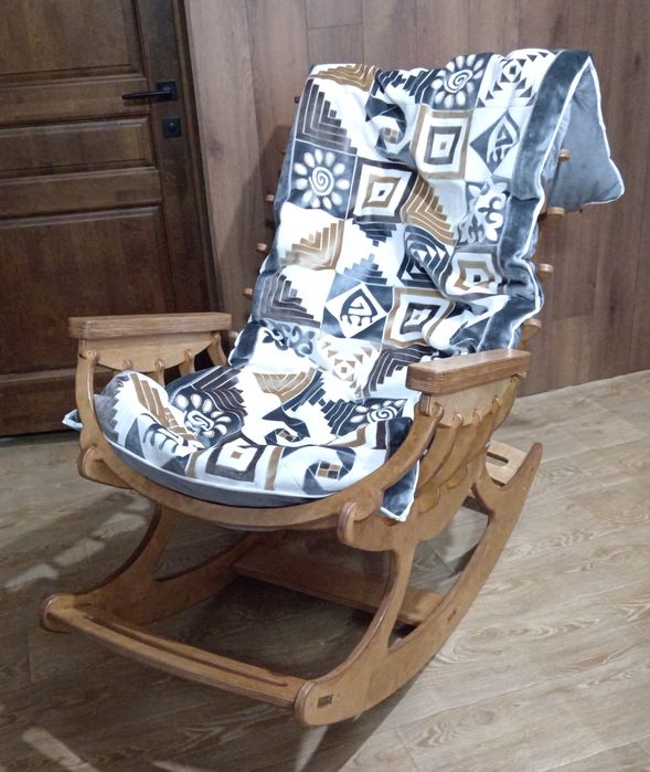 Кресло-качалка типа "ракушка"