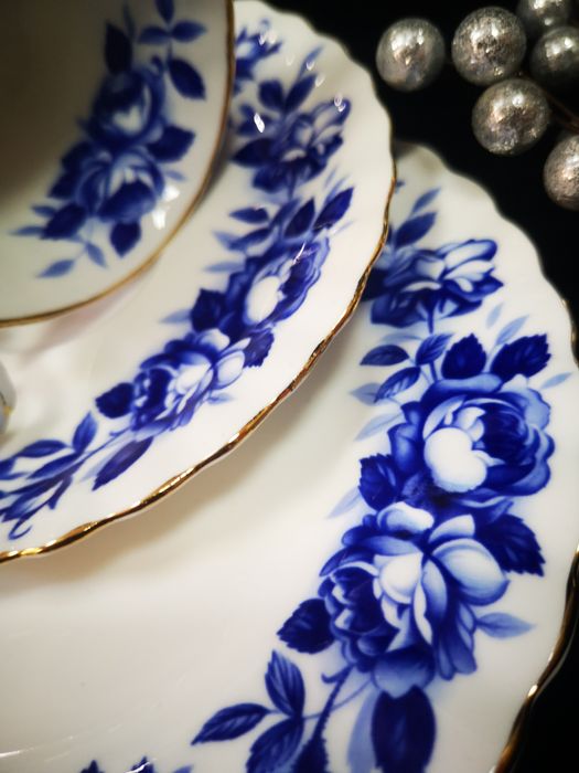 Royal albert  ARISTOCRAT , английски костен порцелан