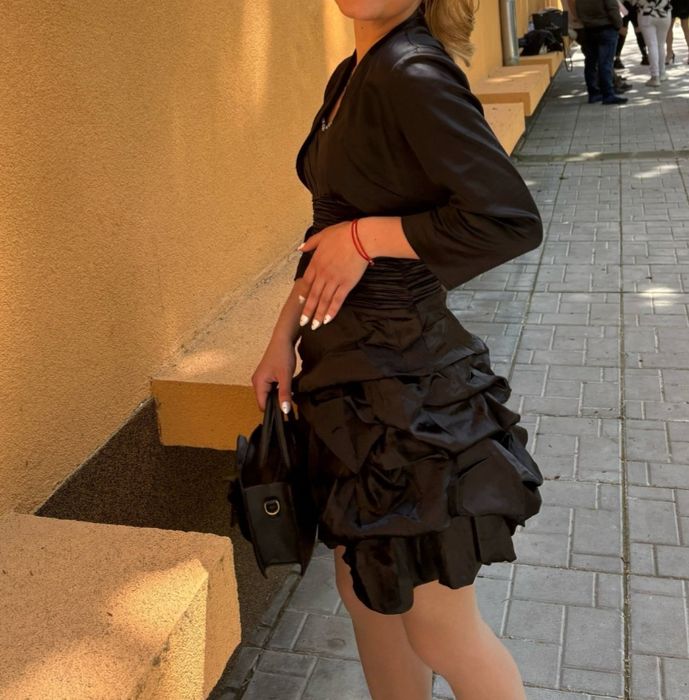 Къса официална рокля