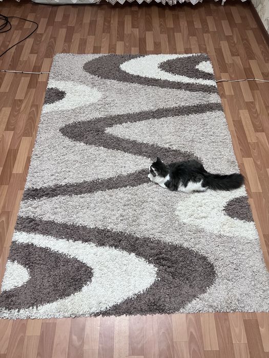 Продам ковер с длинным ворсом