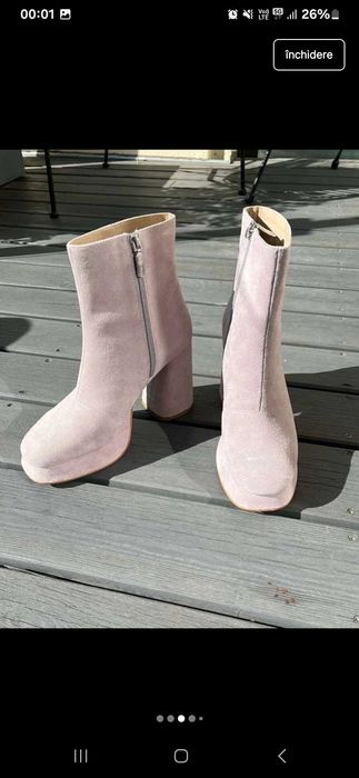 Botine din catifea bej cu toc