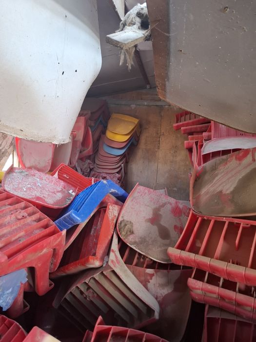 Пластиковое кресла