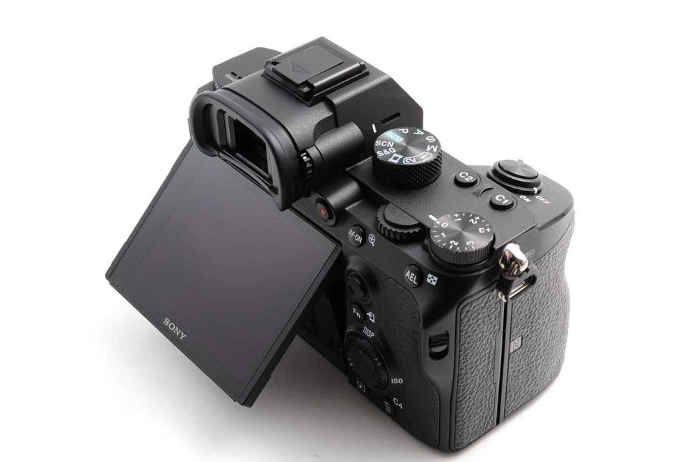 Sony A7III тяло , много запазен - 21000 кадъра.