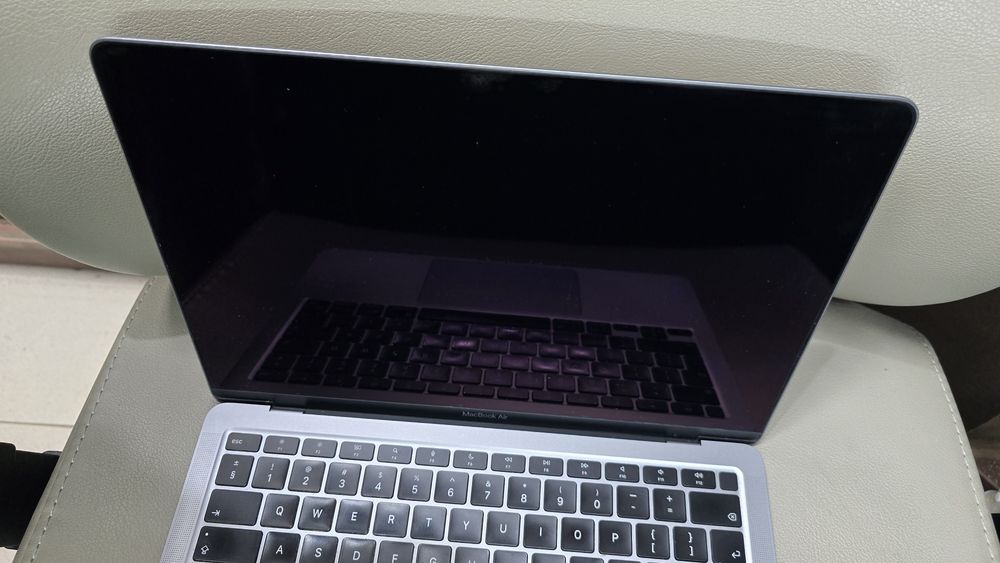 Macbook Air 13 M1 512Gb SSD, 8Gb RAM  Space Gray