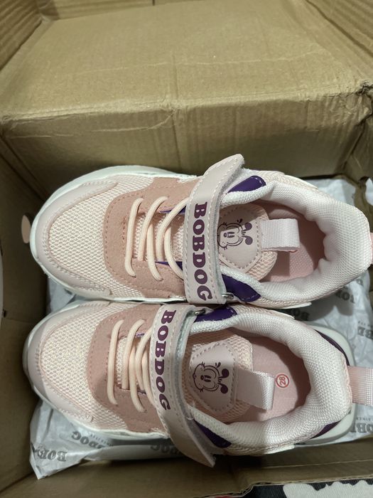 Продам кроссовки доя девочки