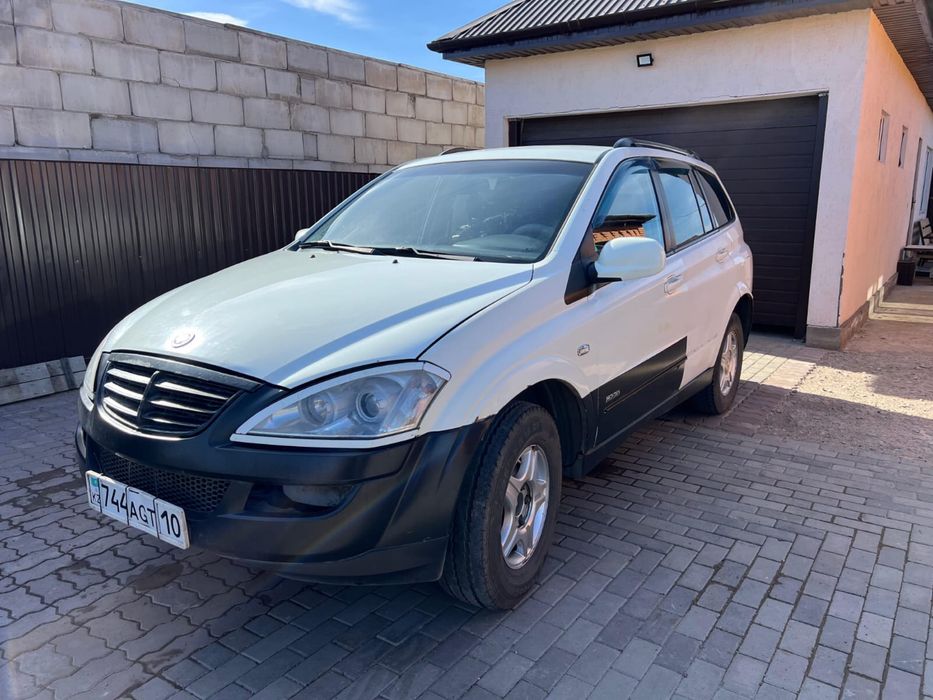 Автомобиль SsangYong