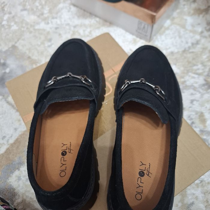 Продам лоферы черные