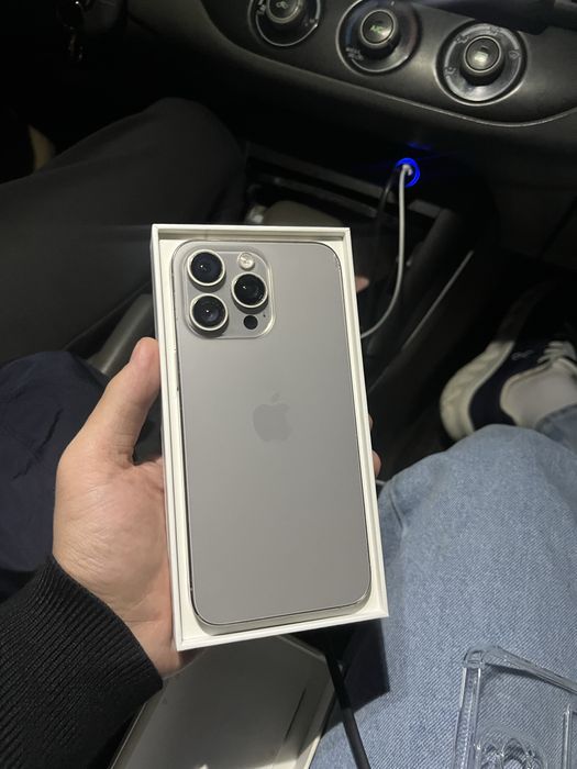 Продам или обмен Айфон 15 про мах