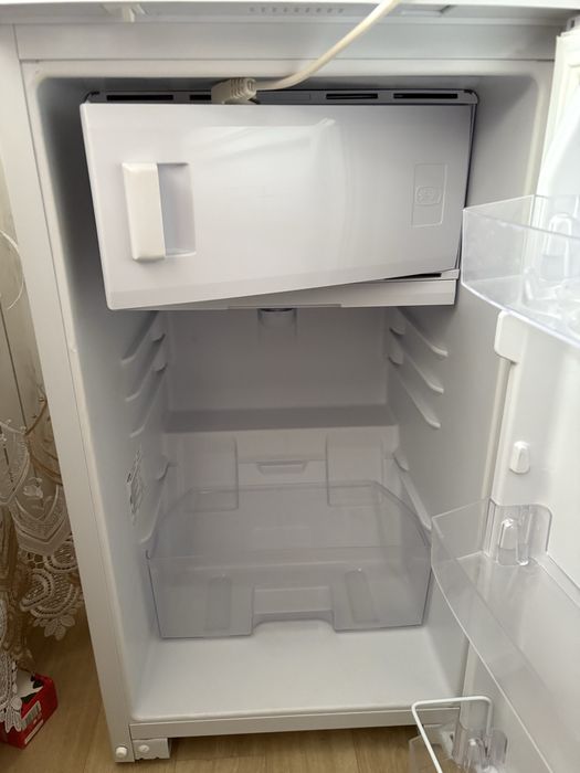 Продам мини холодильник Бирюса