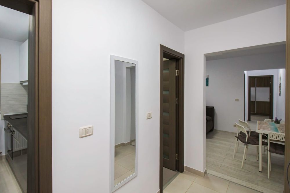 Vând Apartament 3 camere complet renovat zona  Cireșica , Constanța  Ideal locuință sau investiție