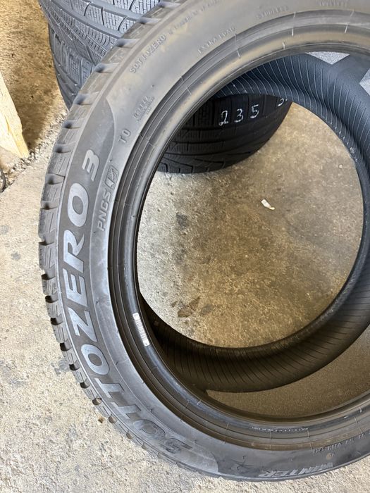4 anvelope iarna 235/45/18 , 98 V , XL , Pirelli , TO ( echipare Tesla ) , 6.5-7 mm !