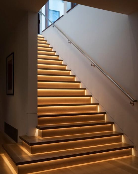 Умная подсветка лестницы