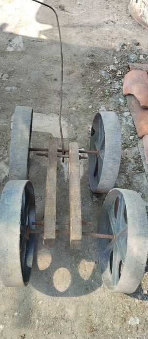 Ръчна Количка с пластмасови колела ф32/6см