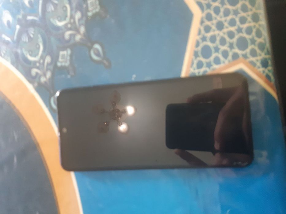 Telefon sotiladi srochna